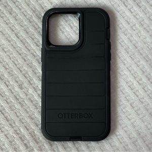iPhone 14 PRO MAX Otterbox defender case